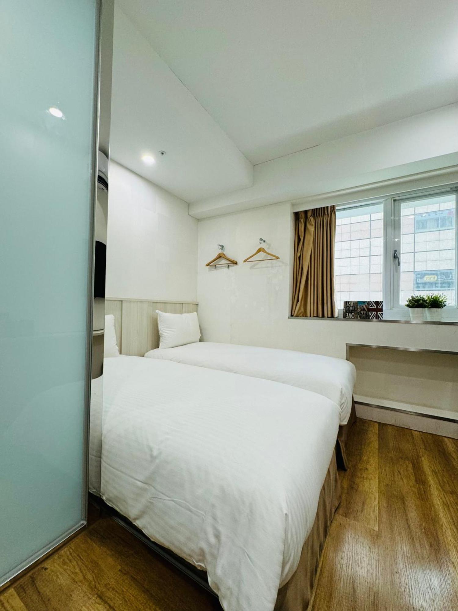 Superior Twin Room with City View